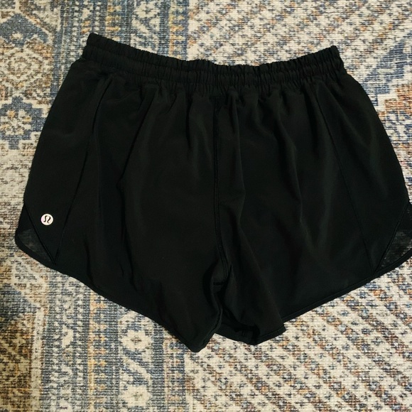 Lululemon Hotty Hot 4 inch Shorts - Picture 5 of 6